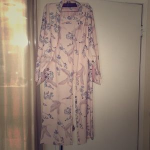 Beautiful two pieces set light weight